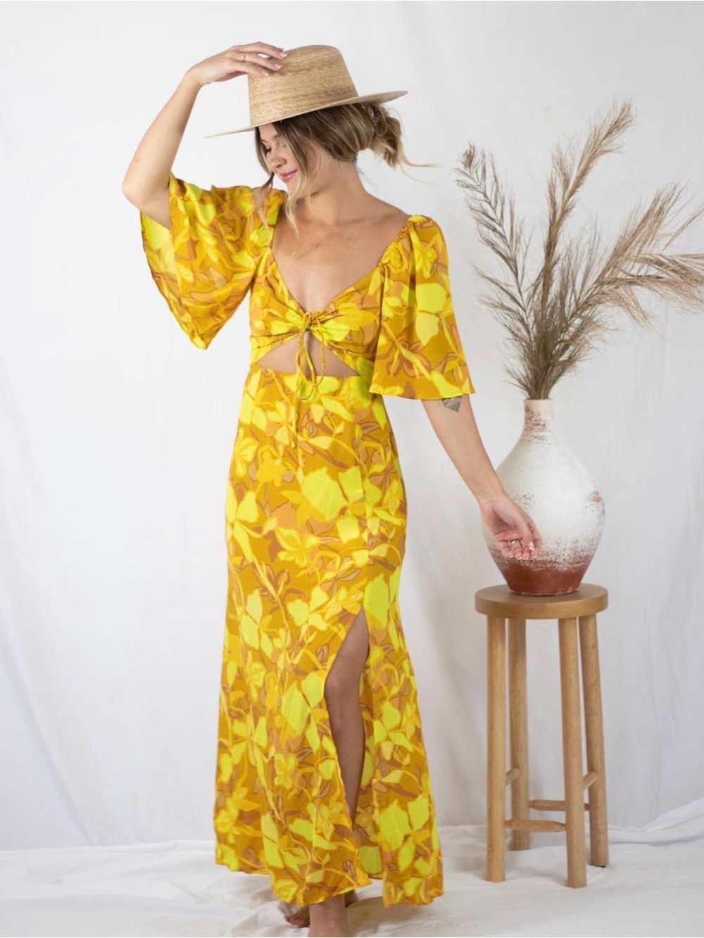Olivaceous - Boutique Yellow Floral Tropical Tie-Front Maxi Dress - Small
